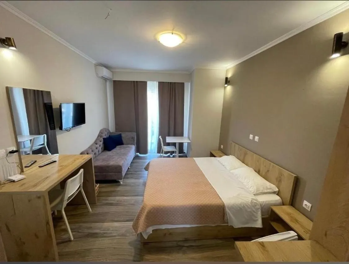 Resol Hotel Εξαμίλιο