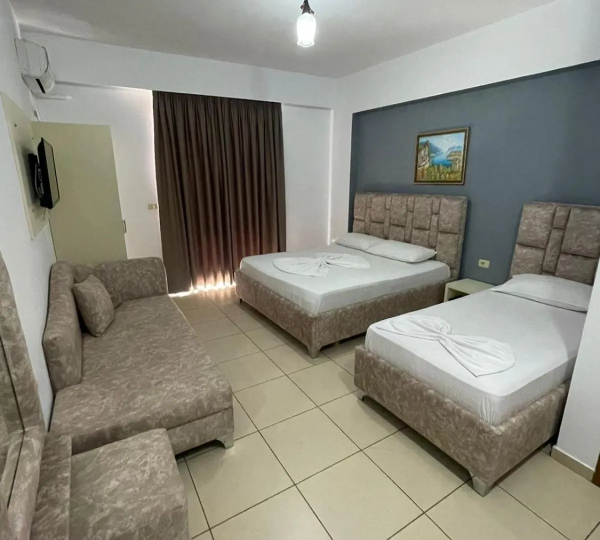 Resol Hotel Εξαμίλιο